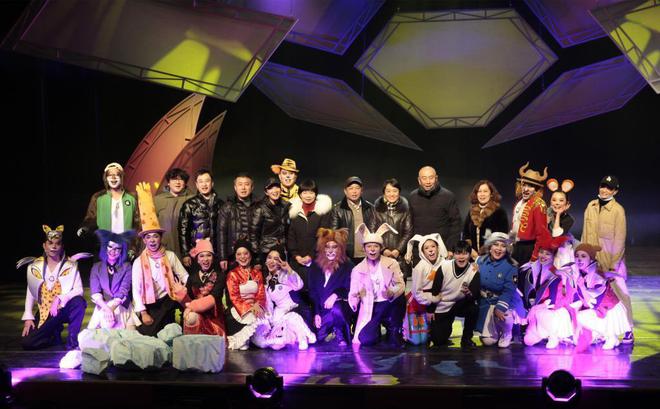 山东艺术学院现代音乐学院原创儿童音乐剧《想飞的兔子》成功首演